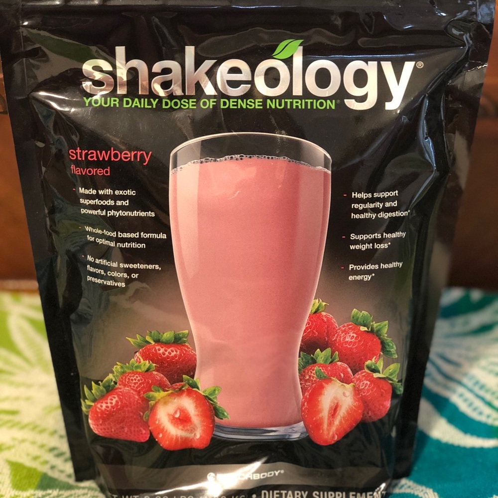 Strawberry Shakeology 30 day supply expires 1/2019